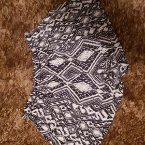 American Eagle Outfitters loose cargo style shorts size 0 Native